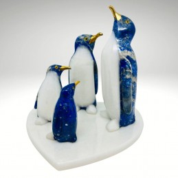 Familia de Pingüinos Esculpida en Lapislázuli