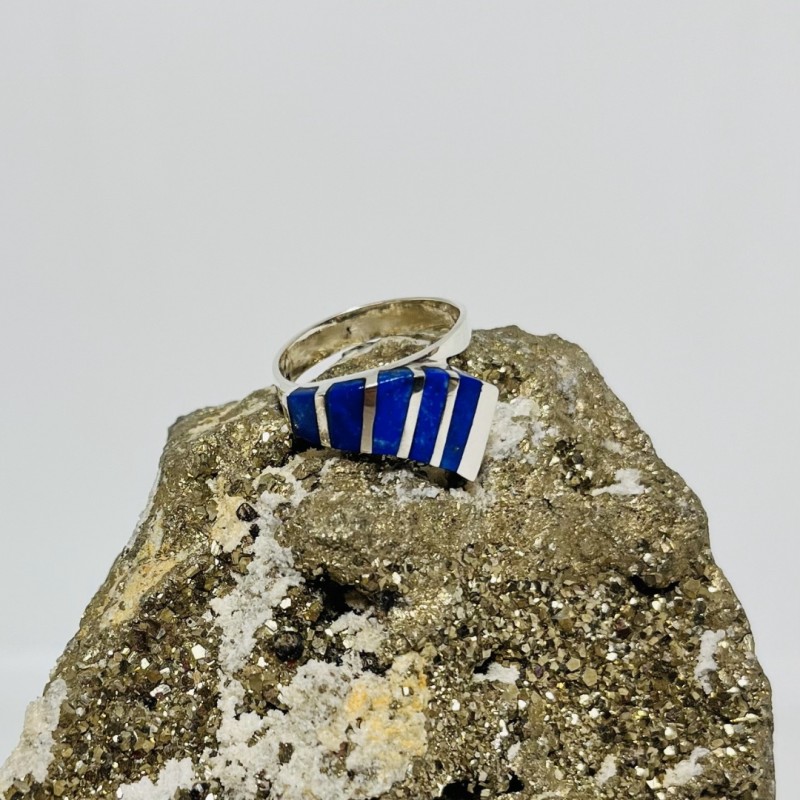 Anillo Escala Curvo en Lapislázuli Anillo Escala Curvo en Lapislázuli