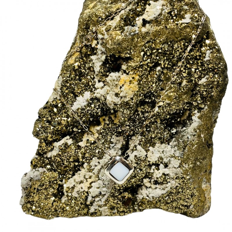 Semicollar Cadena con Colgante Rombo en Nácar