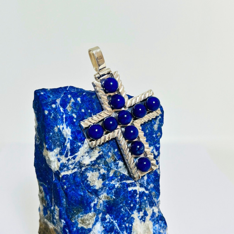 Colgante Cruz con Bolitas y Bisel en Relieve Colgante Cruz con Bolitas y Bisel en Relieve