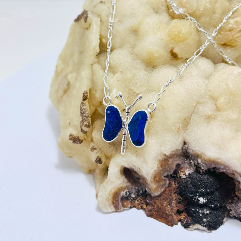 Colgante con cadena Mariposa en Lapislázuli