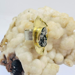 Anillo Ajustable Forma Irregular en Bronce y Pirita