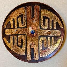 Plato en Cobre con Aplicación Bronce y Cabuchones de Lapislázuli y Ojo de Tigre