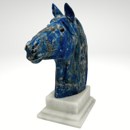 Cabeza de Caballo esculpida en Lapislázuli